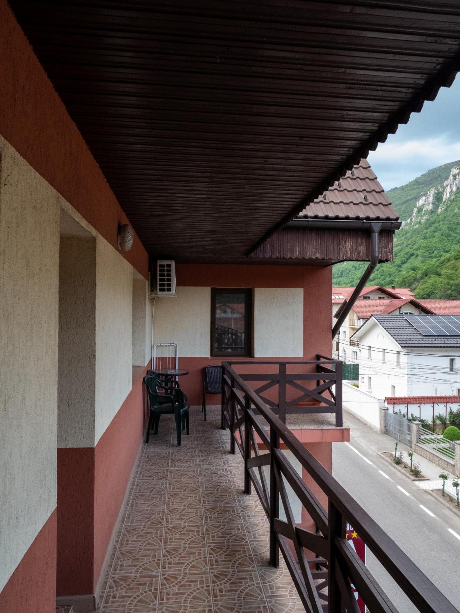 Guesthouse Magic Băile Herculane Eksteriør bilde